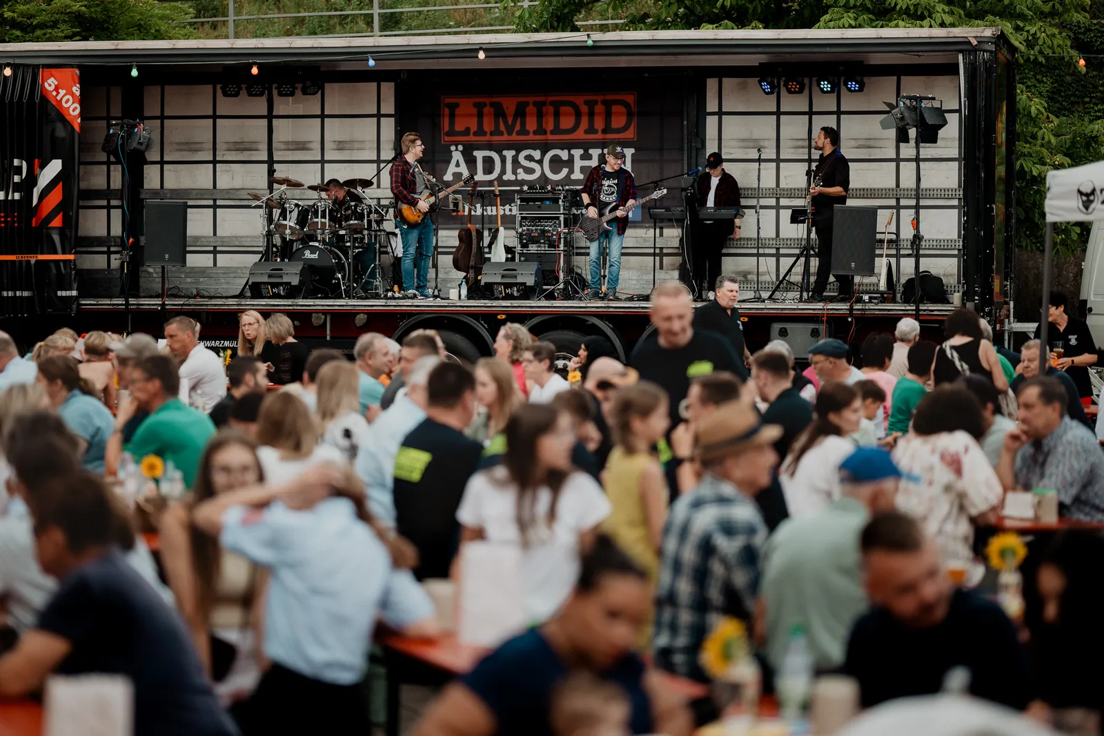 Limidid Ädischn live — Bild 7
